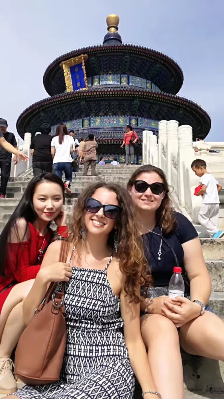Marie, Jasmine and Christina enjoying the sights of Beijing