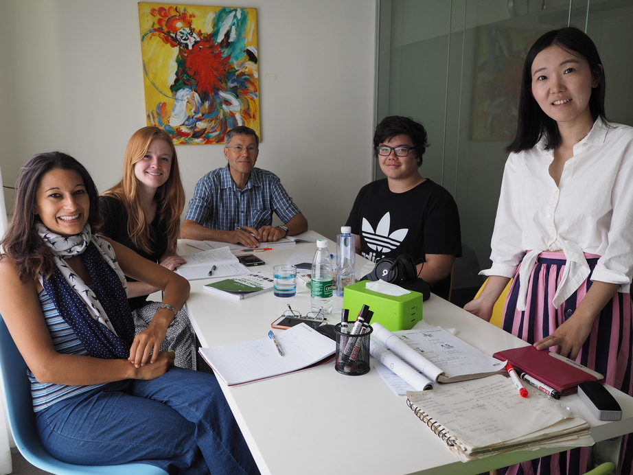 Small group Mandarin class with Teacher Lucy